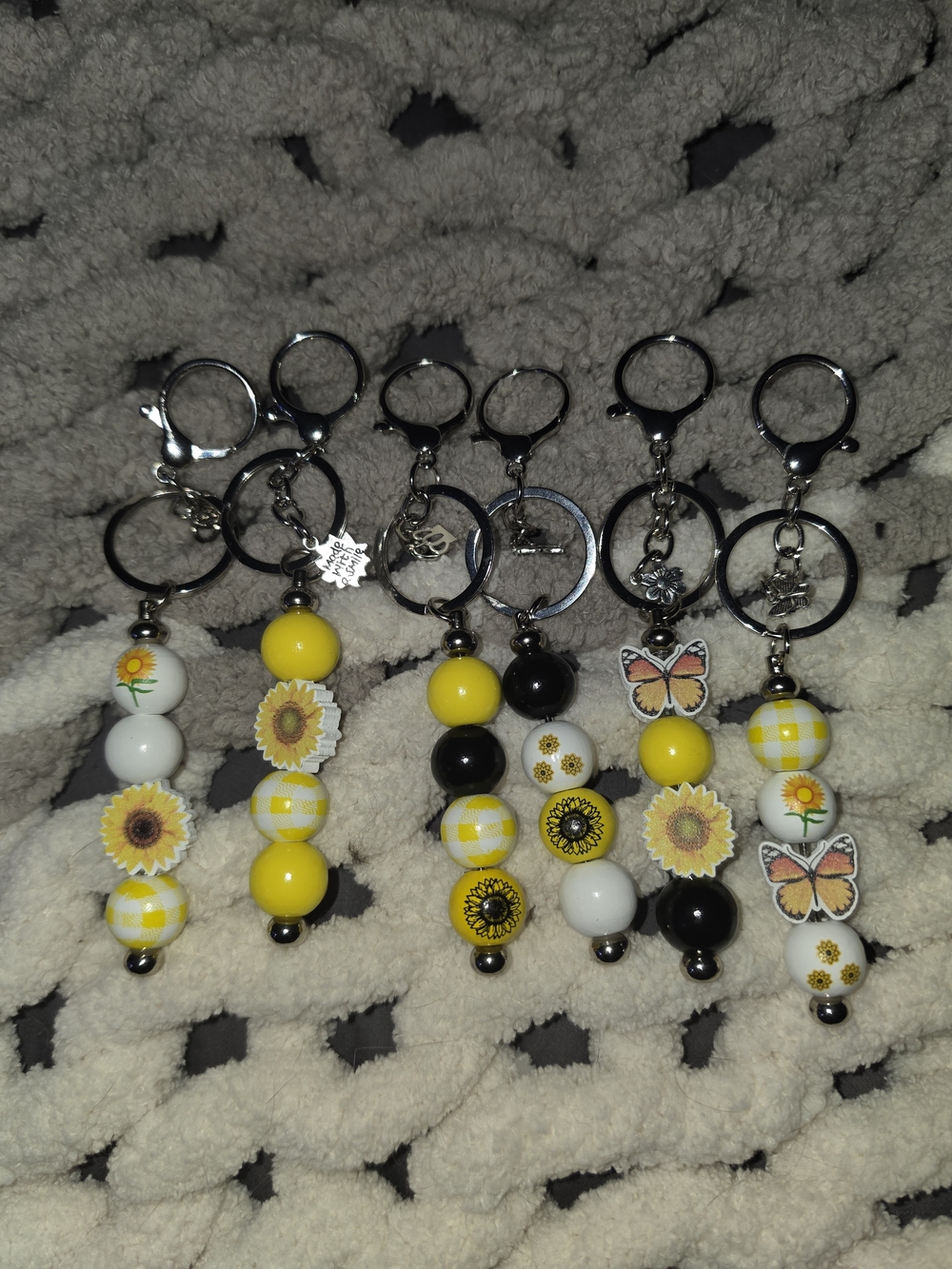 Handmade Sunflower Beaded Keychains - Picture 3 of 4